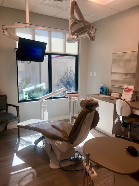 One of the treatment rooms at Amelia Island Periodontics